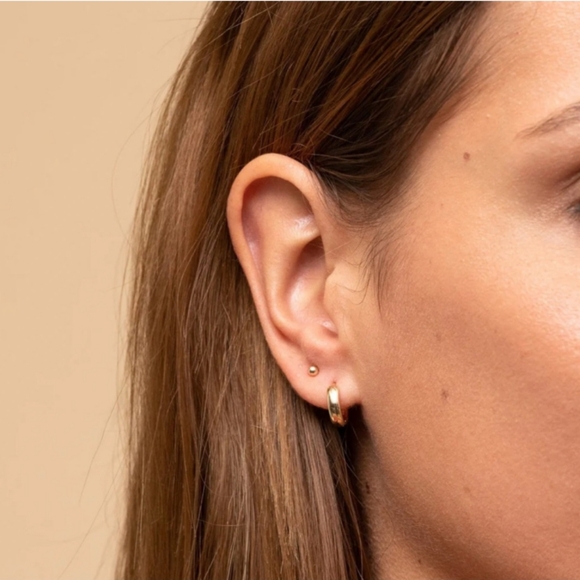 Mejuri Sphere Studs - Picture 1 of 6